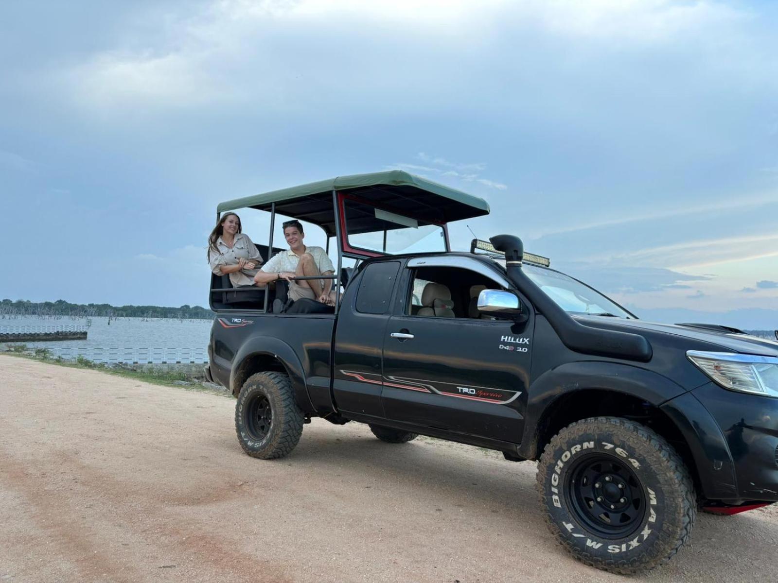 V Cabanas & Yala Safari Place تيساماهاراما المظهر الخارجي الصورة