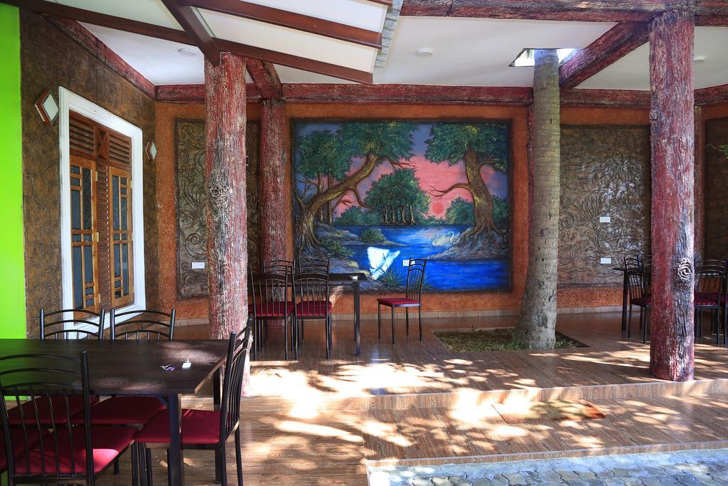 V Cabanas & Yala Safari Place تيساماهاراما المظهر الخارجي الصورة