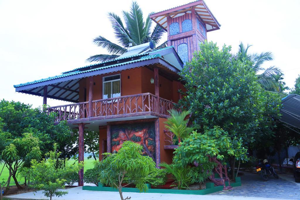 V Cabanas & Yala Safari Place تيساماهاراما المظهر الخارجي الصورة