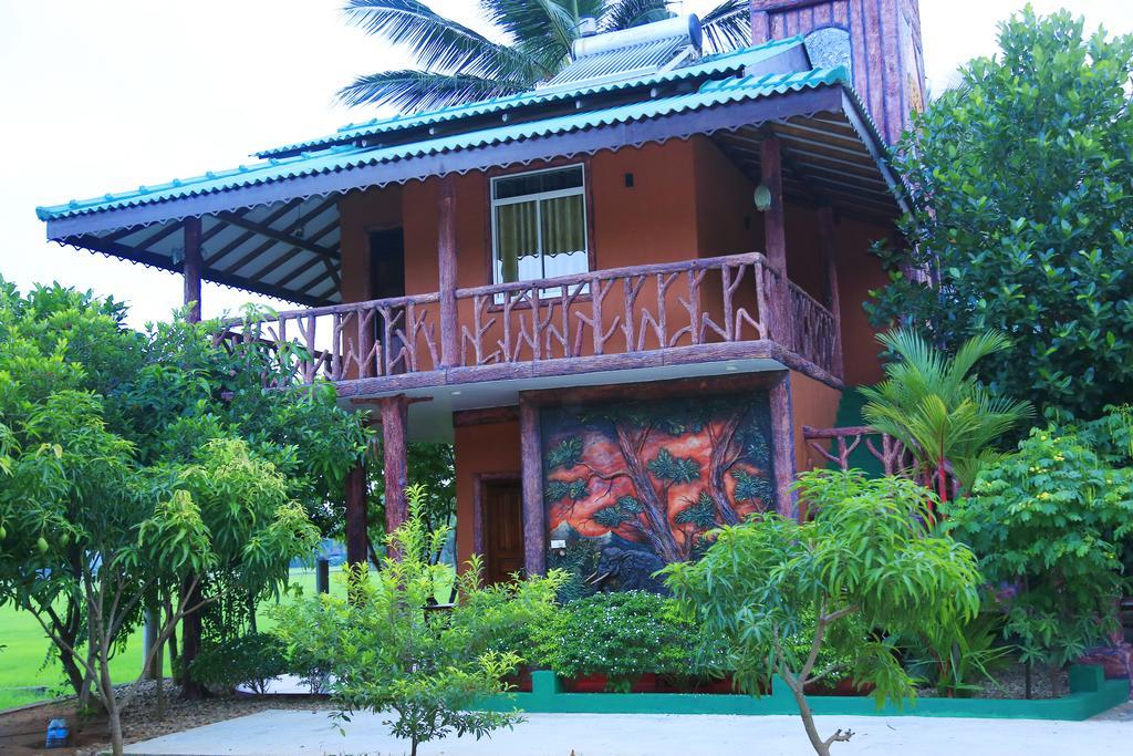 V Cabanas & Yala Safari Place تيساماهاراما المظهر الخارجي الصورة
