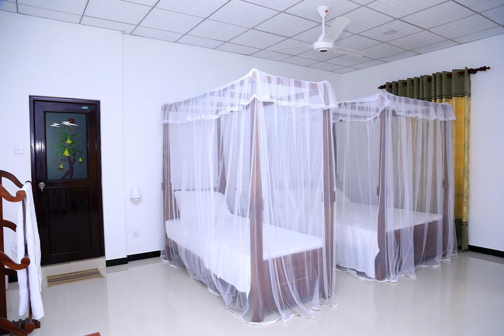 V Cabanas & Yala Safari Place تيساماهاراما المظهر الخارجي الصورة