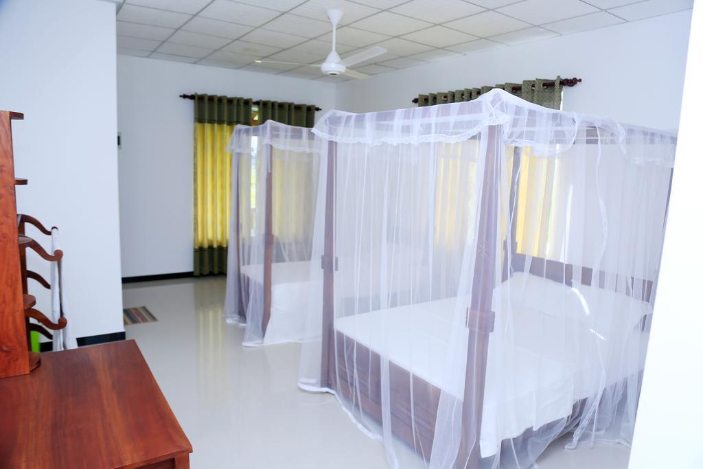 V Cabanas & Yala Safari Place تيساماهاراما المظهر الخارجي الصورة