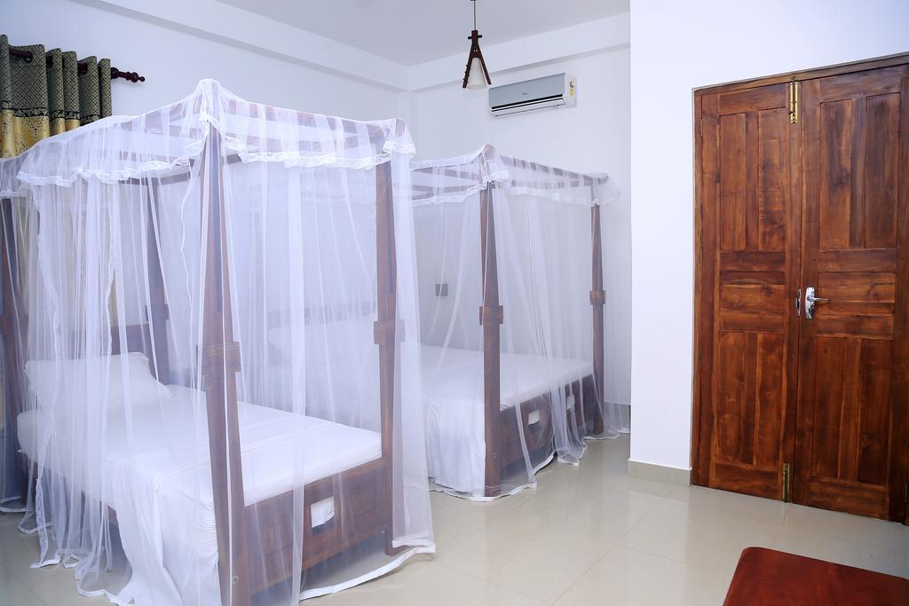 V Cabanas & Yala Safari Place تيساماهاراما المظهر الخارجي الصورة