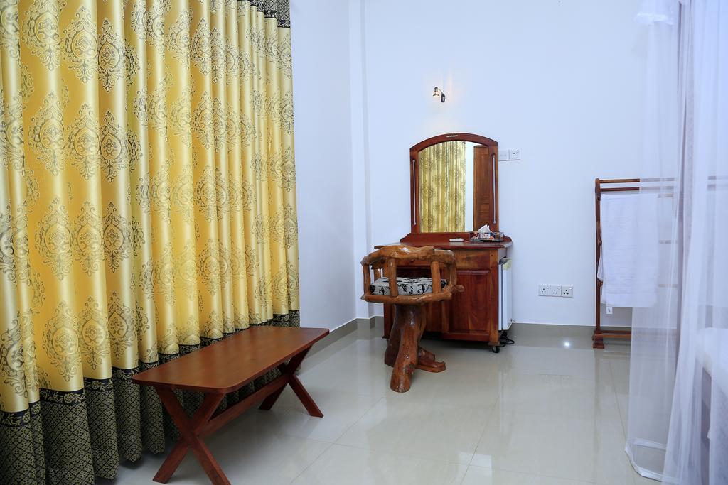 V Cabanas & Yala Safari Place تيساماهاراما المظهر الخارجي الصورة